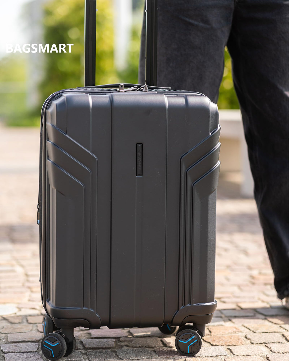Expandable Carry On Luggage 22x14x9 Black X91111